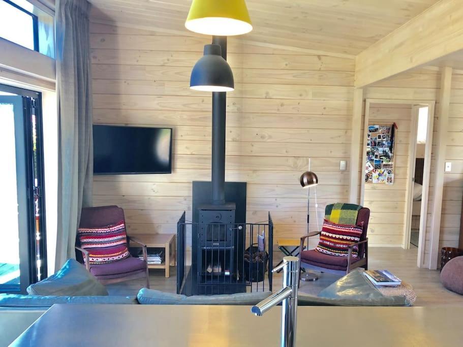 Modern Kowhai Cottage Wanaka Exterior foto